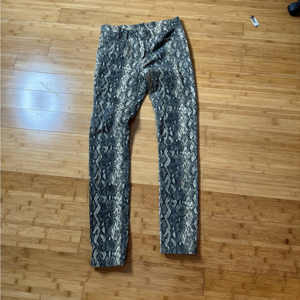 Leopard Print MNML Spandex pants.